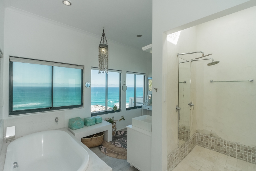 4 Bedroom Property for Sale in Misty Cliffs Western Cape